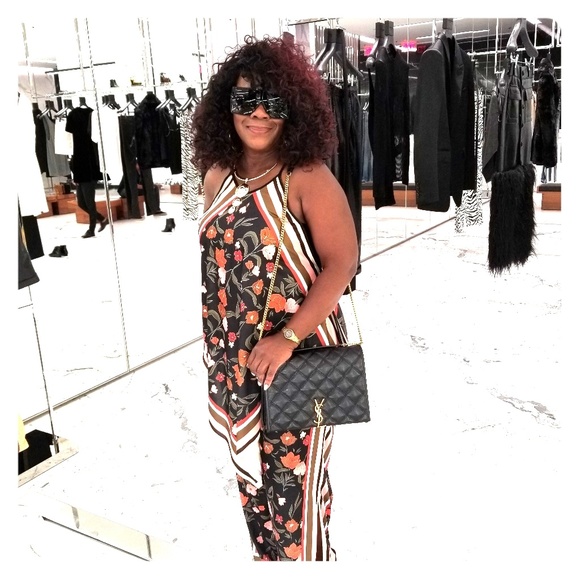 Meet your Posher, Carol - Picture 1 of 1